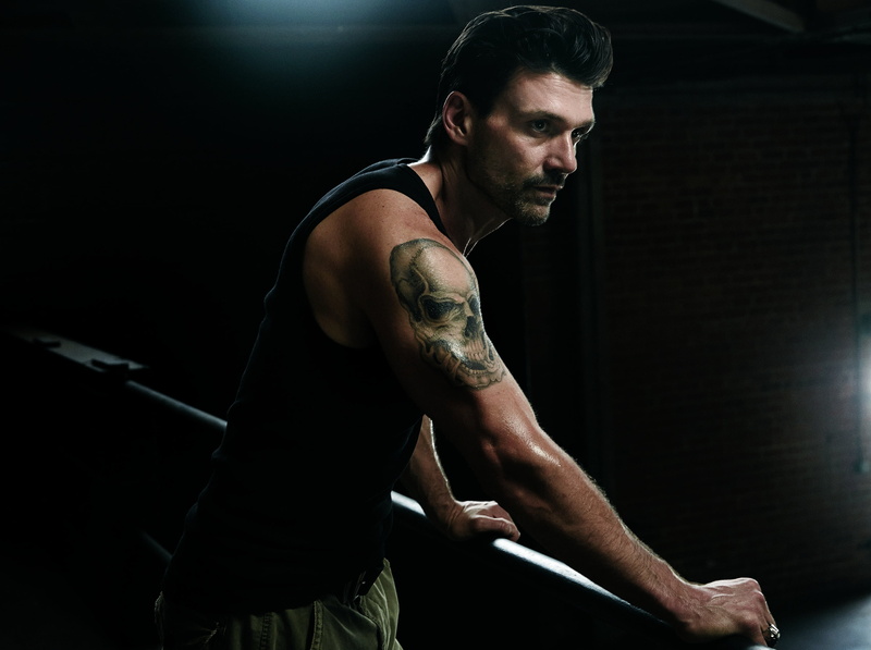 look, the series, tattoo, bristles, 2K, Kingdom, Alvi Kalina, Frank Grillo, Alvey Kulina, skull tattoo, pose