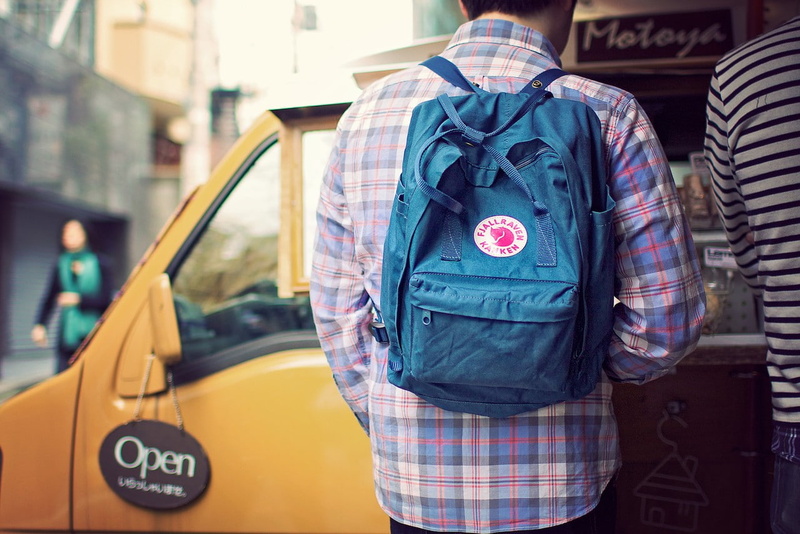 backpacks, 720P, men, plaid shirt, car