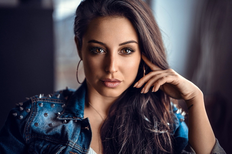 brown hair, model, hairstyle, look, 1080P, pose, Anatoly Oskin, Alicia Salas Lopez, beauty, portrait, bokeh, makeup, dzhinsovka