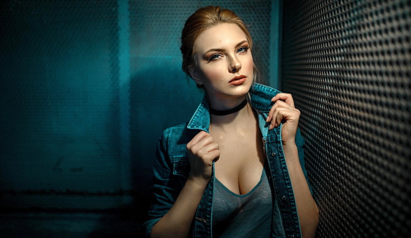 lift, brown hair, dzhinsovka, 1080P, portrait, Mike, model, Damian Feather, makeup, hairstyle, pose, Carla Sonre, look, beauty