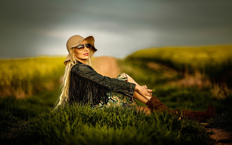 hat, field, 1080P, pose, style, girl, glasses, model, dzhinsovka