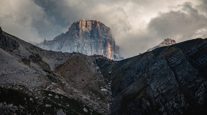 thick, ice, across, cliff, scenery, valley, building, travel destinations, clouds, peak, landscape, slope, beauty in nature, extreme terrain, no people