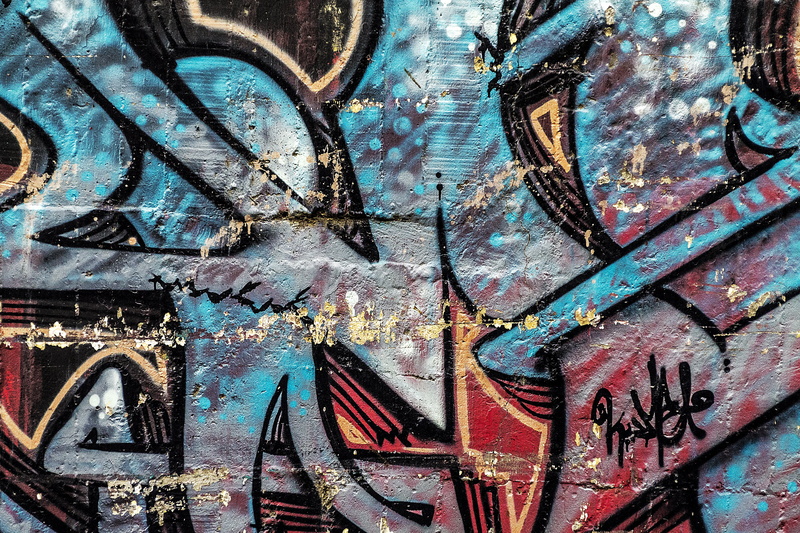 textured effect, red, city, architecture, painted, creativity, building exterior, blue, vandalism, tags, pattern, graffiti wall, abstract, medellin, wall