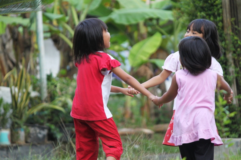 day, hair, black hair, innocence, young children, daytime, hands, bonding, two people, focus on foreground, near, play, three, people, mother, girls, nature