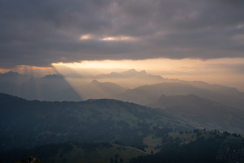 mountain range, idyllic, tree, outdoors, alps, tranquil scene, beauty in nature, nature, majestic, grosser mythen, tranquility, 5K, sunray, schwyz, hazy