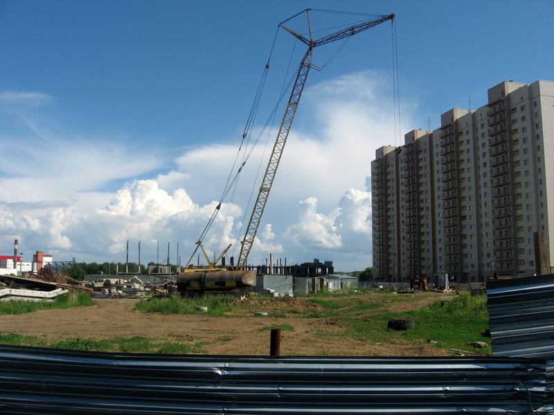 building, day, crane - construction machinery, Crane, built structure, Novosibirsk, industry, tall - high, Russia, transportation, water, building exterior
