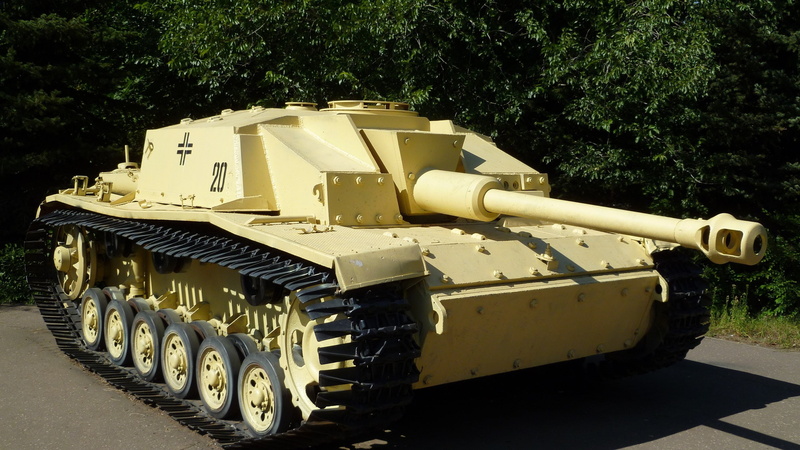 cg, land, art, iii, conflict, in a row, x, armored tank, armed forces, ii, plant, day, aggression, outdoors, d, army, tree, stug, World War II, tank, military