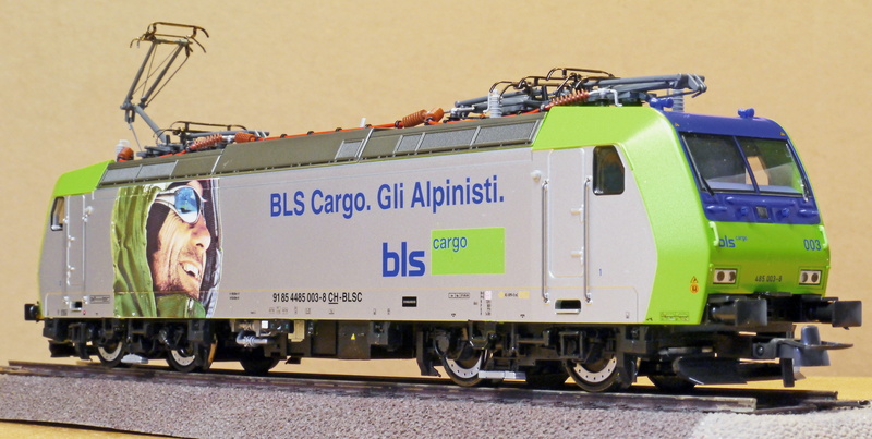 4K, land vehicle, electric locomotive, railroad track, outdoors, travel, side view, day, railway, bls-cargo, architecture, western script, bls, br485