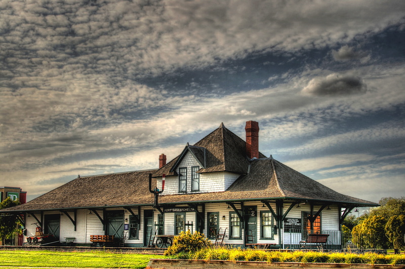 Train Station, plants, Building, history, plant, the past, residential district, non-urban scene, Depot, 4K, landscape, no people, building exterior, rural scene