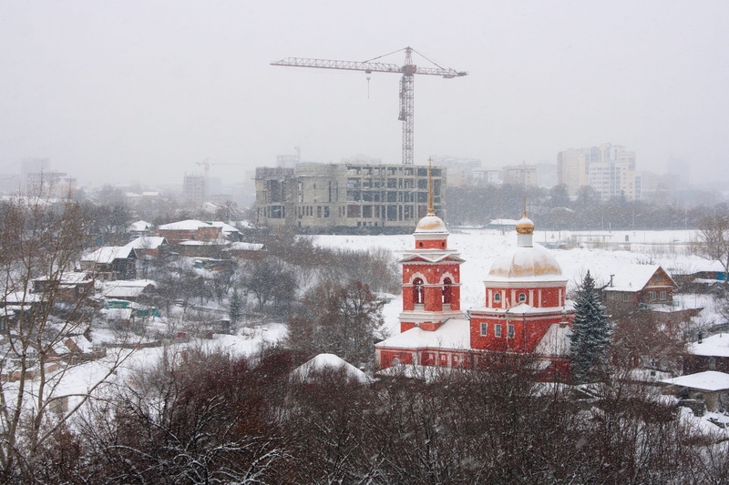 cold temperature, no people, fog, day, built structure, building exterior, architecture, snow, tower, outdoors, snowing, 2K, red, nature, city, sky, covering