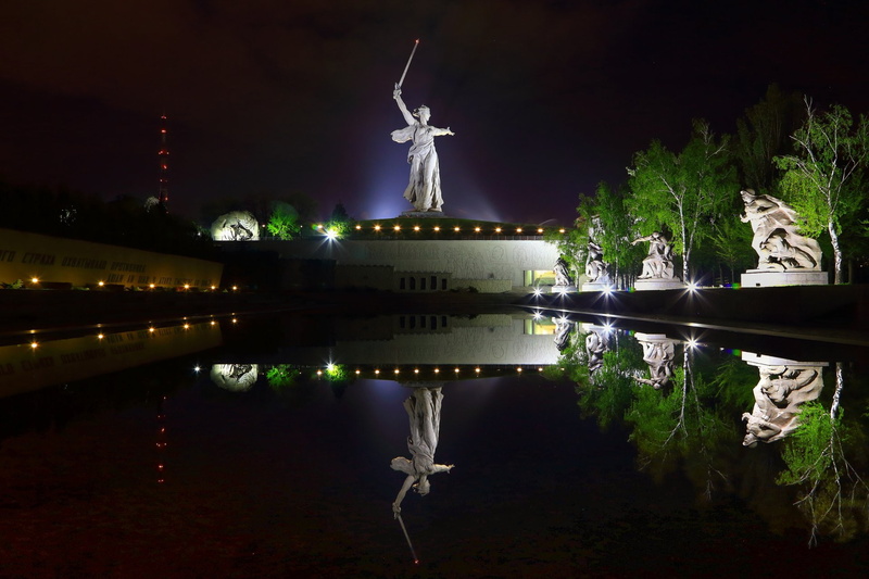 Volgograd, Light, sky, 1080P, waterfront, built structure, illuminated, belief, lake, Statue, tourism, sculpture, Reflection, water, nautical vessel, religion