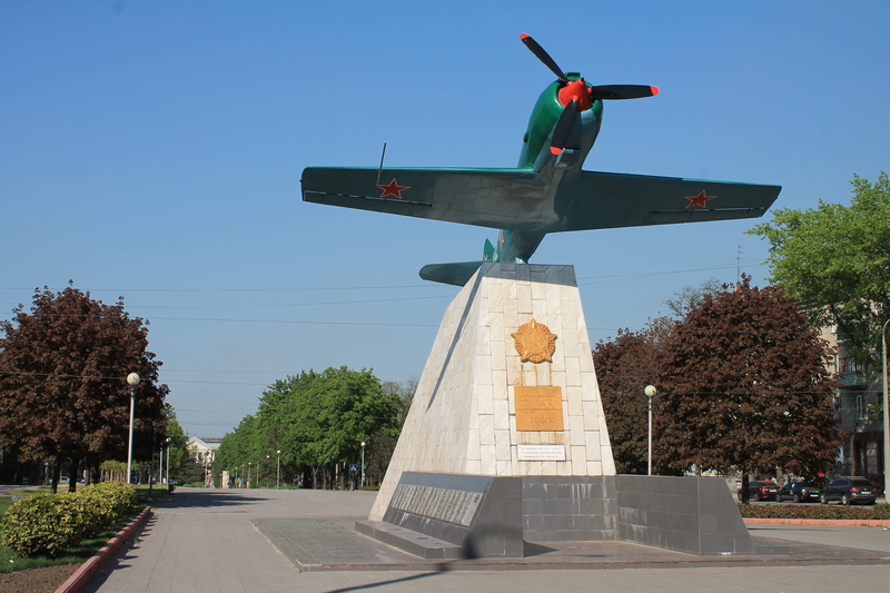 the monument to the pilots, zaporozhye, direction, nature, the great patriotic war, city, building exterior, street, 4K, tree, ukraine, sign, the second world war