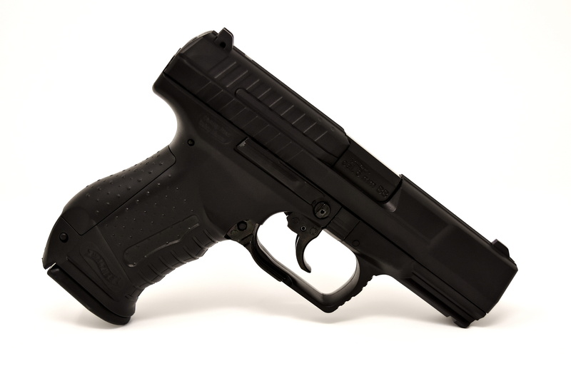 fight, security, hand, 5K, violent, shoot, handgun, warning sign, ammunition, crime, studio shot, black, government, pistol, run, black color, background