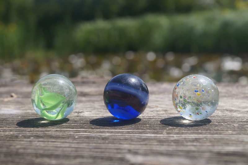 about, focus on foreground, marble, selective focus, globe - Man Made Object, crystal Ball, glaskugeln, glass marbles, ball, Colorful, blue, close-up, glass