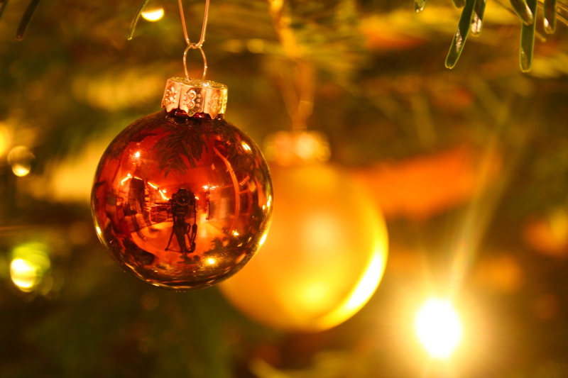 sphere, glass - material, christmas motif, decoration, tree, celebration, indoors, light, lichterkette, Background, christbaumkugeln, christmas ornaments