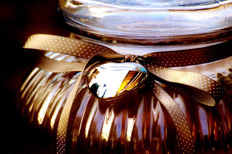 trailers, animal themes, 4K, gold colored, art and craft, pattern, no people, close-up, animal, cookie jar, silver colored, metal, celebration, candy-glass