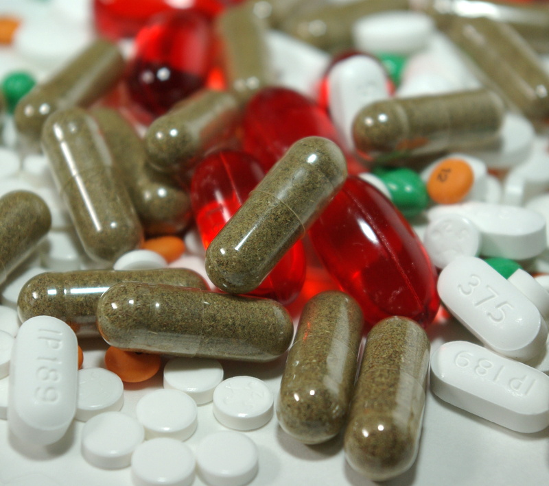 bottle, health, close-up, dose, prescription, multi colored, 2K, pills, still life, vitamin, selective focus, capsule, prescription medicine, medical