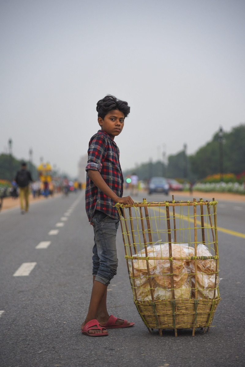real people, standing, touching, males, street photography, boys, 5K, outdoors, kid, middle, childhood, side view, leisure activity, road, basket, rattan