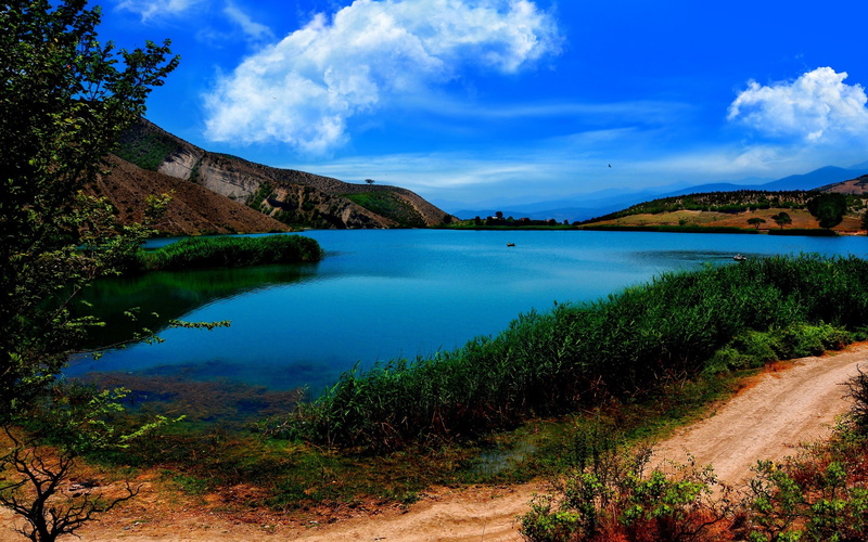seas, oasis, 2K, trees, grass, landscapes, blue, skyscapes, green, lakes