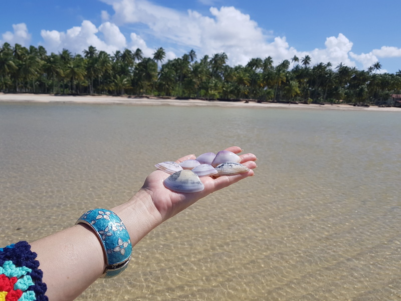 beach, landscape, holding, outdoors, lifestyles, cloud - sky, alagoas, brasil, leisure activity, women, finger, bracelet, real people, adult, 4K