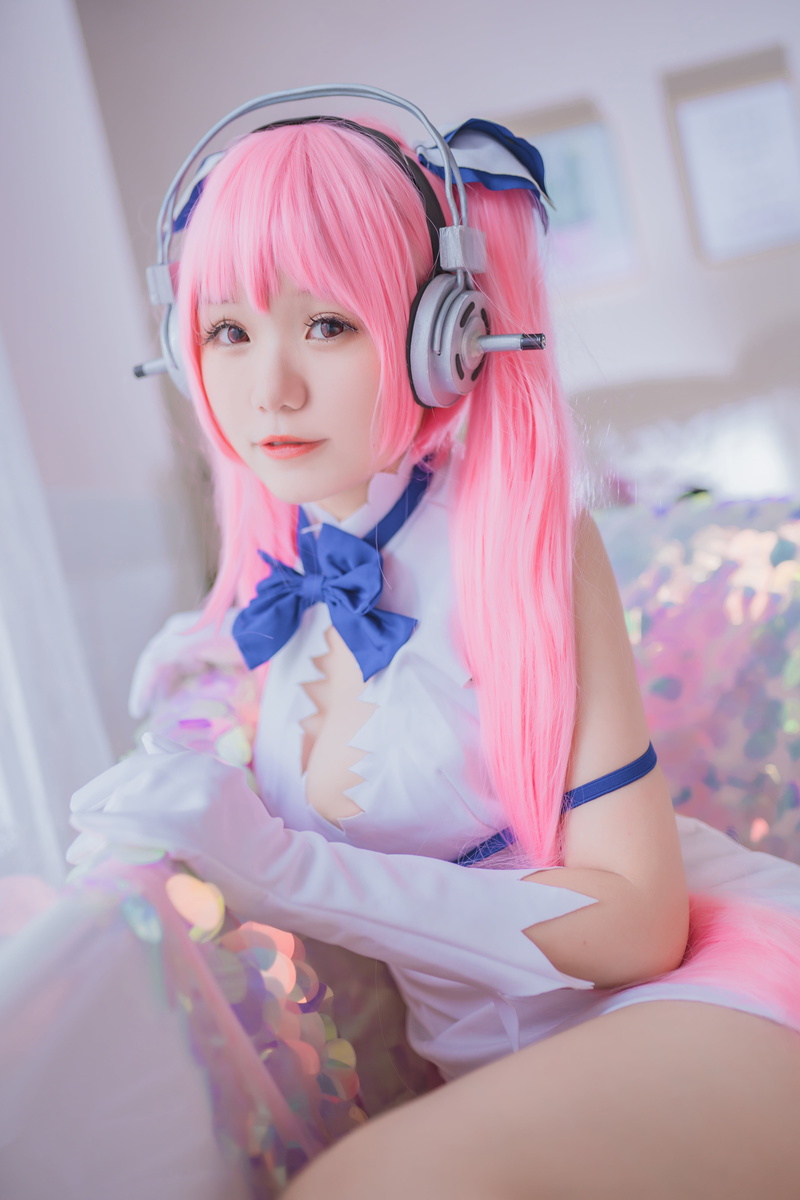 indoors, cleavage, Asian, dress, 5K, ribbon, looking at viewer, cosplay, costumes, anime, twintails, women indoors, women, Super Sonico, model, gloves