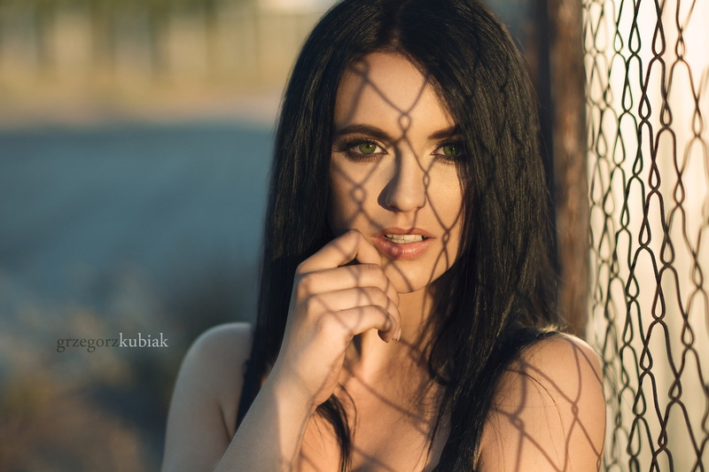 green eyes, eyes, portrait, face, Grzegorz Kubiak, 1080P, black hair, women