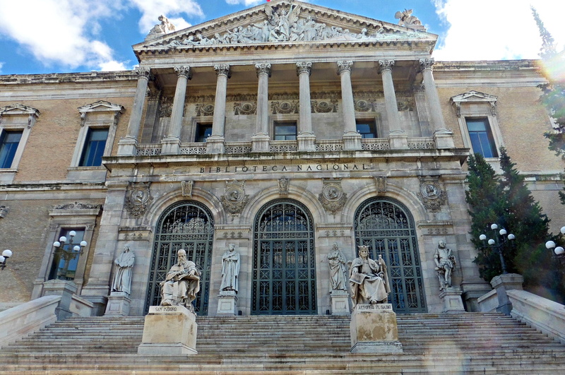 male likeness, the past, madrid, window, nature, 1080P, human representation, history, art and craft, built structure, building, statue, day, travel, building exterior
