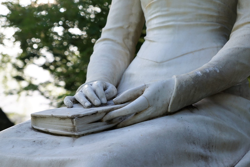memorial, sculpture, untitled, away, south, read, queen, austria, diet, tyrol, craft, focus on foreground, summer, italy, male likeness, slim, fine art statue