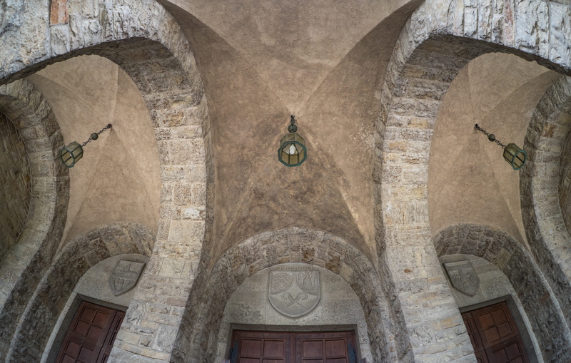day, wall - building feature, the past, built structure, Baroque, house of worship, no people, vault, ornament, Old, outdoors, Blanket, arch, travel destinations