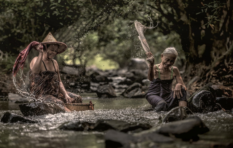 720P, old people, forest