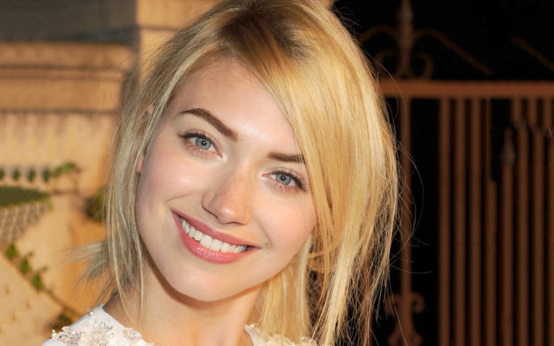 focus on foreground, blond hair, young women, Imogen Poots, 1080P, happiness, emotion, actress, young adult, headshot, human face, smiling, beautiful woman