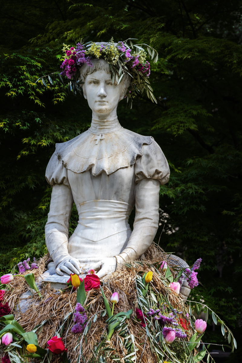 blossom, sculpture, creativity, religion, statue, park, figurine, plant, day, italy, flower, sissi-park, representation, marbel, nature, outdoors, sissi