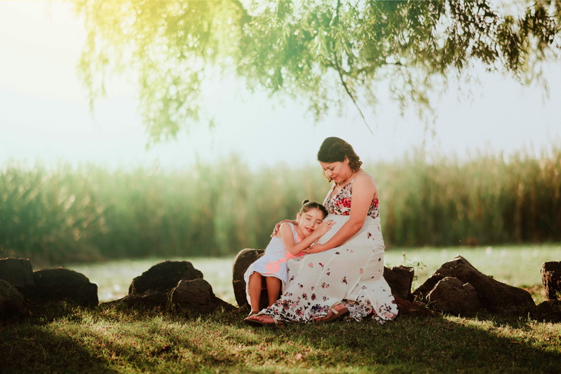 positive emotion, young women, young adult, nature, plant, emotion, love, full length, pregnanci, two people, lifestyles, outdoors, day, baby, 5K, mom