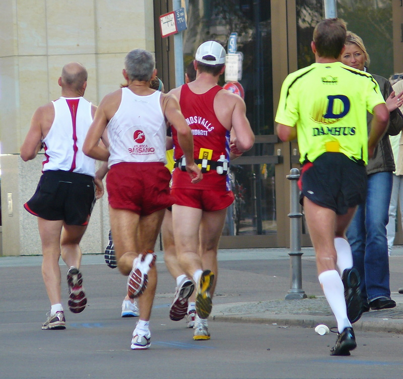 active, human, group, real people, jogging apparel, women, competition, jog, leisure, group of people, leisure activity, marathon race, clothing, outdoors