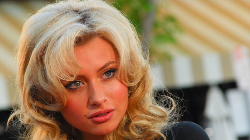 closeup, wavy hair, looking at camera, front view, human face, close-up, lifestyles, blond hair, beauty, Alyson Michalka, 1080P, face, one person, adult