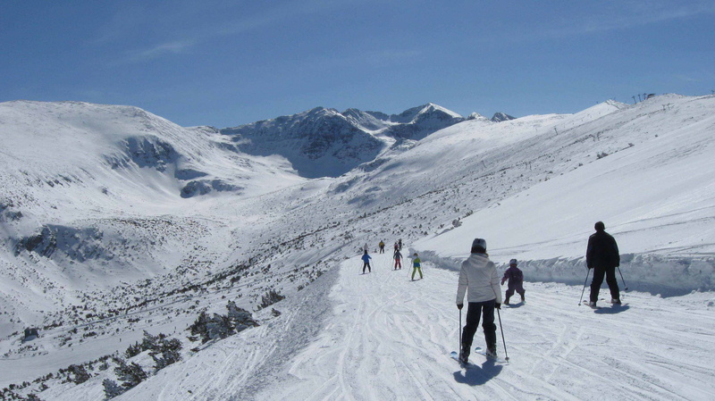group of people, full length, sport, europe, warm clothing, snow, snow mountains, mountains, mountain, cold temperature, snowcapped mountain, vacations