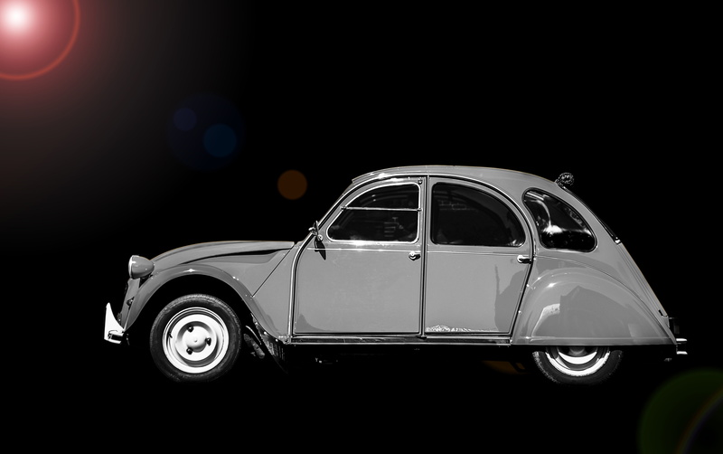 5K, land vehicle, dark, mode of transportation, side view, retro styled, french, historically, transportation, old, black background, light - natural phenomenon