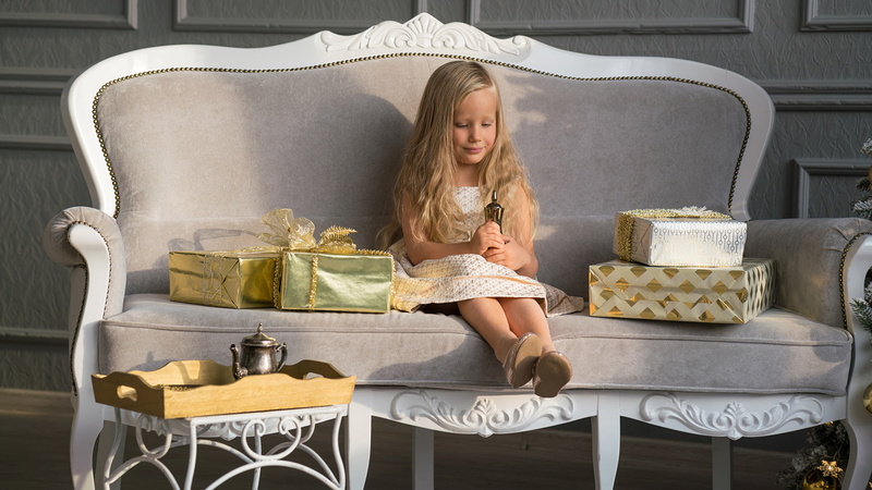 sofa, abriendo, rubia, regalos, 2K