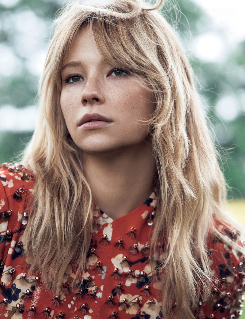 depth of field, women, 720P, Haley Bennett, blonde, actress, singer, outdoors