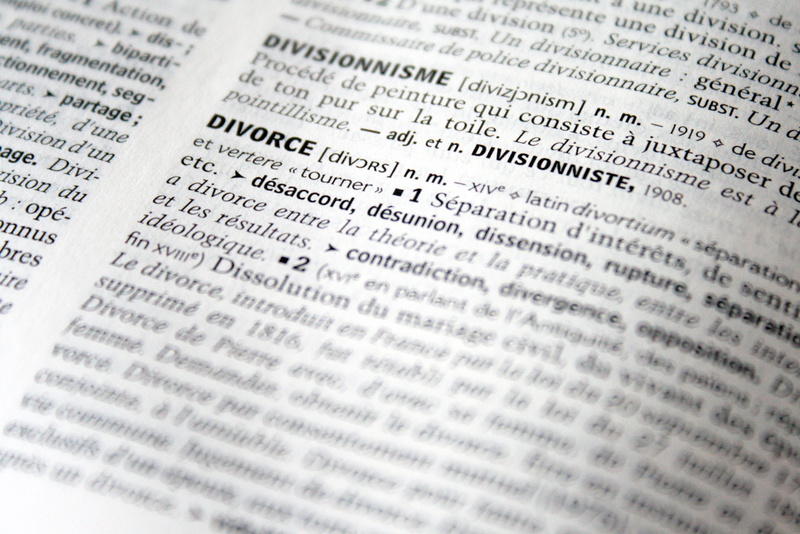 still life, close-up, definition, french, white, business, text, break, the media, page, book, data, 2K, no people, publication, paper, divorce, information medium