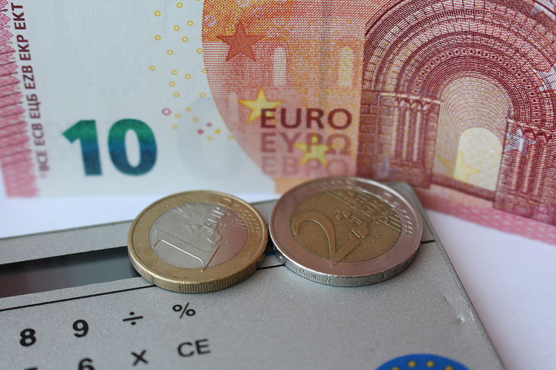 Euro, number, paper Currency, business finance and industry, finance, euro Symbol, business, no people, currency, savings, close-up, banknote, count, european Union Currency