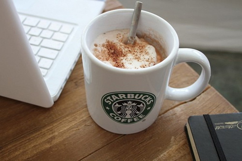 no People, wireless technology, 720P, heat - Temperature, computer Keyboard, coffee, wood - Material, brown, latte, crockery, laptop, table, still life