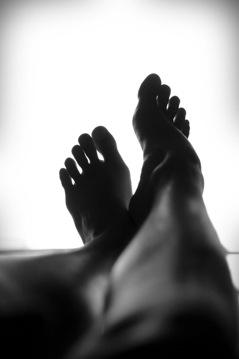 leg, leisure activity, barefoot, hand, body part, feet, human body part, selective focus, background, relaxation, shaved, white, one person, finger, human limb