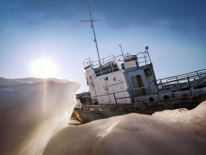 baikal, sunlight, snow, sky, blue, beauty in nature, land, old, sun, 4K, lens flare, block of ice, fishing vessel, icy, ice, frisch, ice formation, cold winter