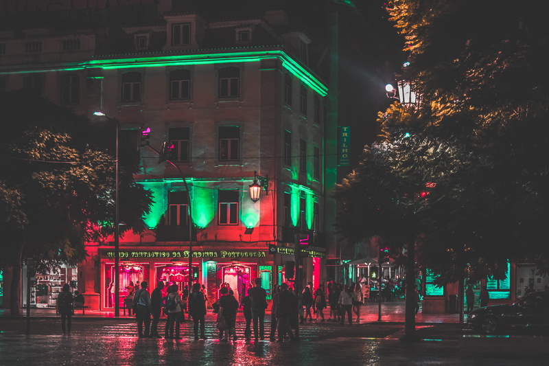 person, streets, roads, decoration, christmas, nature, trees, buildings, people, holiday, reflections, architecture, plant, town, 5K, lights, evening