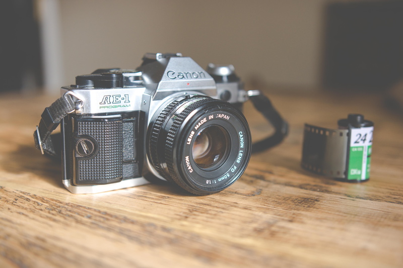 no people, still life, antique, indoors, photography Themes, 5K, close-up, technology, photography, table, slr, focus on foreground, wooden, slr camera