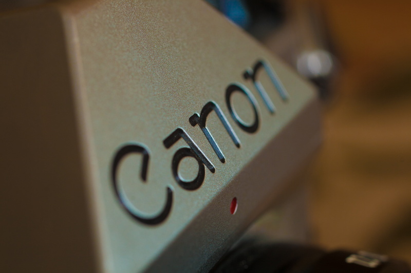 connection, consumerism, canon, finance, film camera, 4K, still life, number, wireless technology, old, film, no people, western script, minute hand, indoors