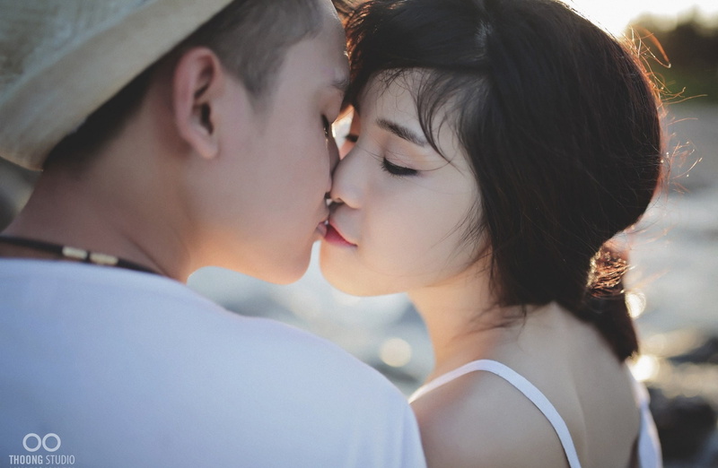 s, eyes closed, spaghetti, heterosexual couple, emotion, positive emotion, young couple, beautiful woman, headshot, kissing, connection, adult, young adult