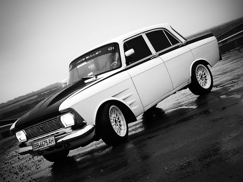 mode of transportation, side view, murat, headlight, sedan, tofas, 1080P, vintage car, Moskvich 412, outdoors, asphalt, clear sky, motor vehicle, luxury