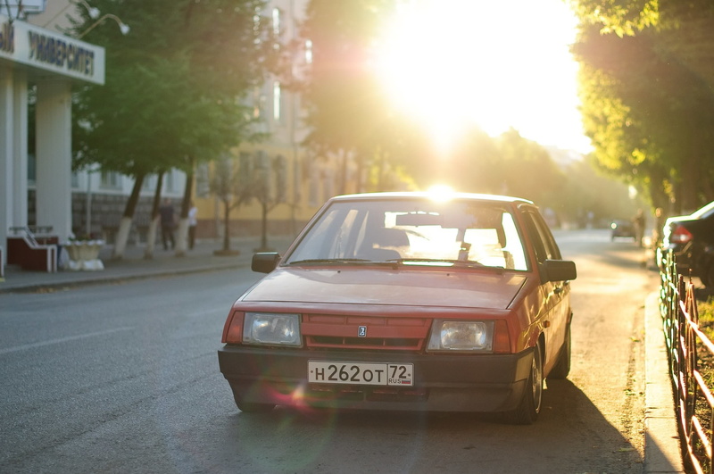 land Vehicle, transportation, day, windshield, sunlight, motion, old-fashioned, sports Car, urban Scene, lens flare, compact Car, tofas, speed, modern